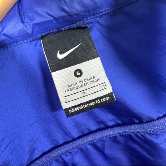 Nike Blue Lightweight packable running jacket with zipper hood small - Picture 6 of 9